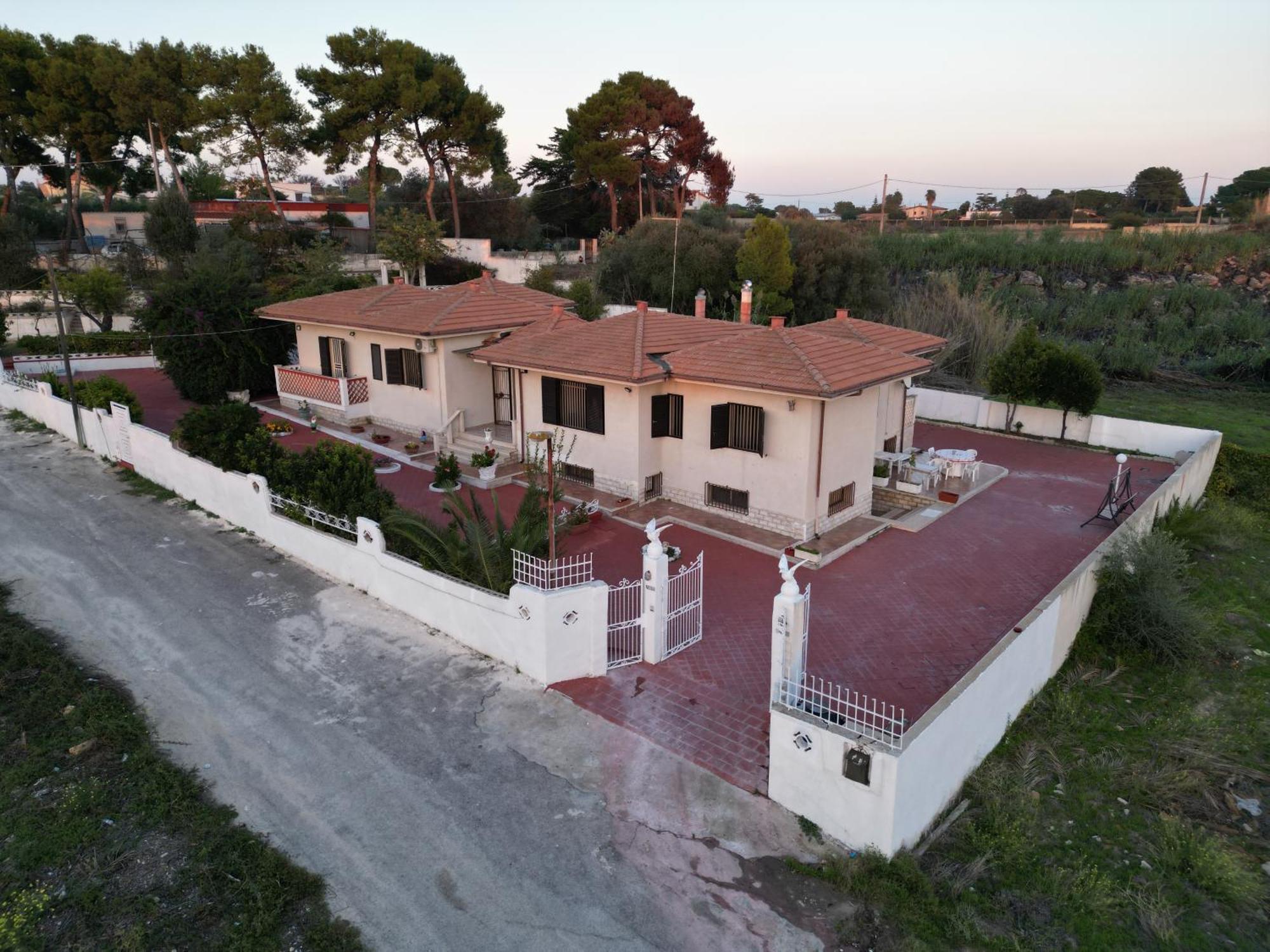 Villa Ada Leporano Bagian luar foto