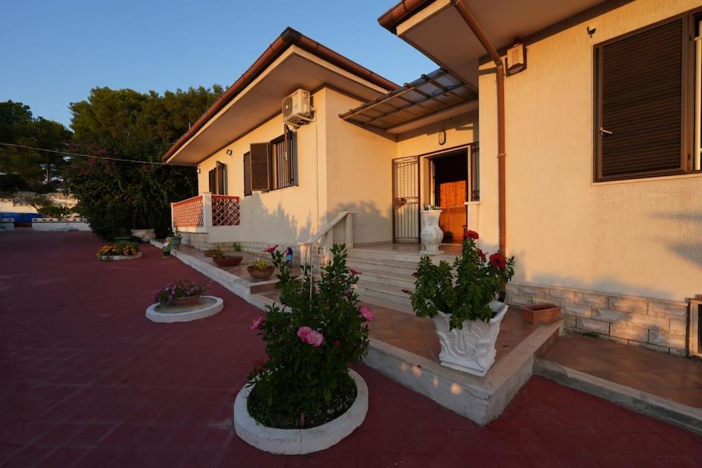 Villa Ada Leporano Bagian luar foto