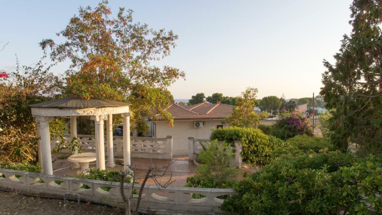 Villa Ada Leporano Bagian luar foto